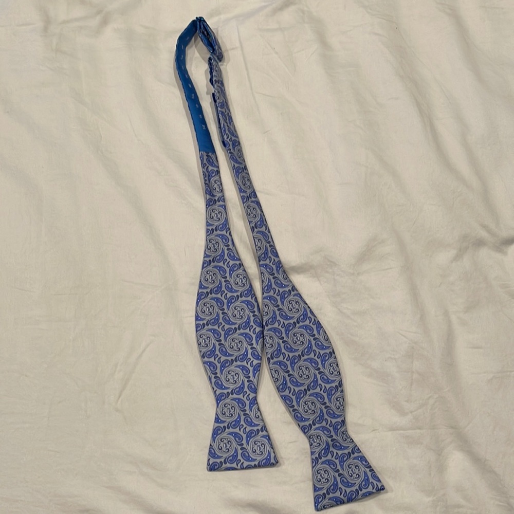 Southern Tide Bow Tie